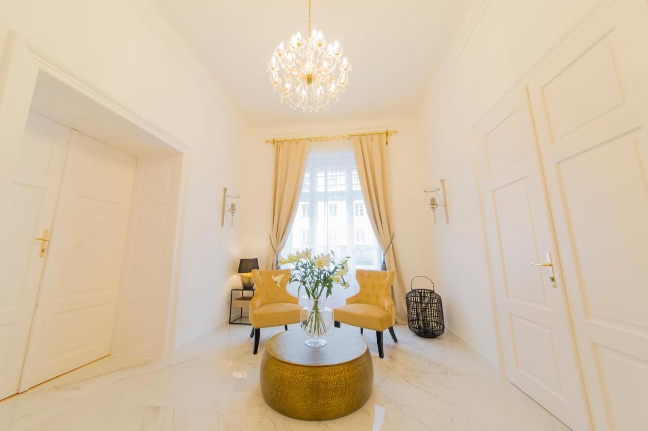 Palais Gutenberg Le Petit Apartment